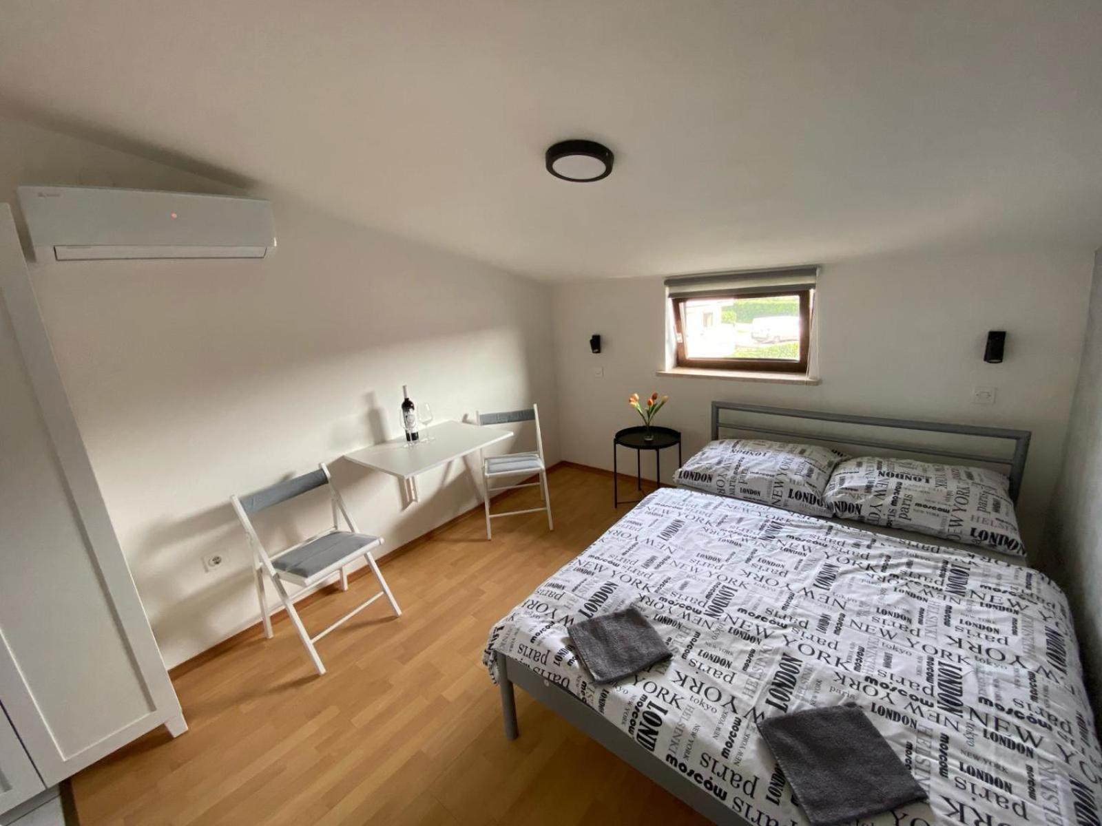 Apartments & Zimmer Jasmine Funtana Eksteriør bilde